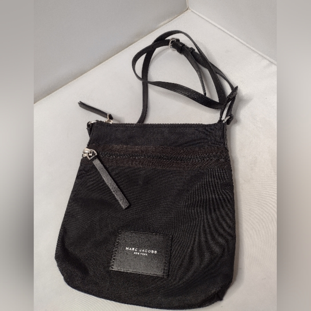 Marc Jacobs Slim East West Nylon Crossbody Bag Purse Black Zippers Shoulder F